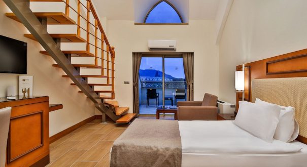 3 هتل کریستال پرستیژ الیت(Hotel Crystal Prestige Elit)