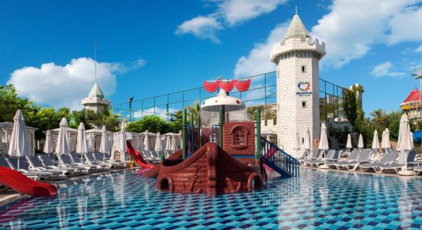 Delphin-Imperial-Lara-4
