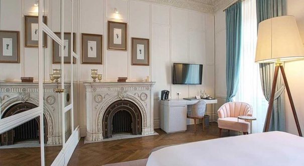 Mr-Cas-Hotel2