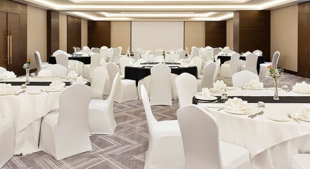 ballroom-wedding-setup