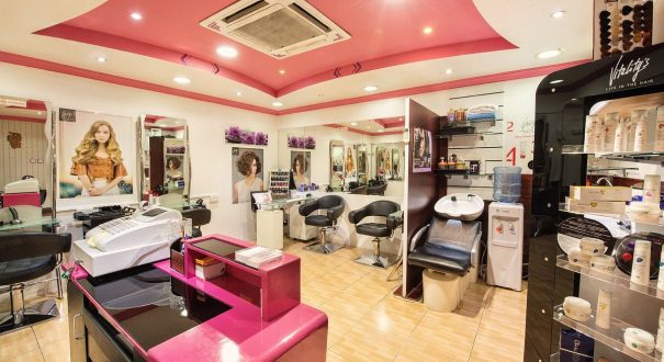 ladies-salon هتل گرند سنترال دبی (Grand Central Hotel) یک هتل چهار ستاره در منطقه دیره دبی در کشور امارات است.
